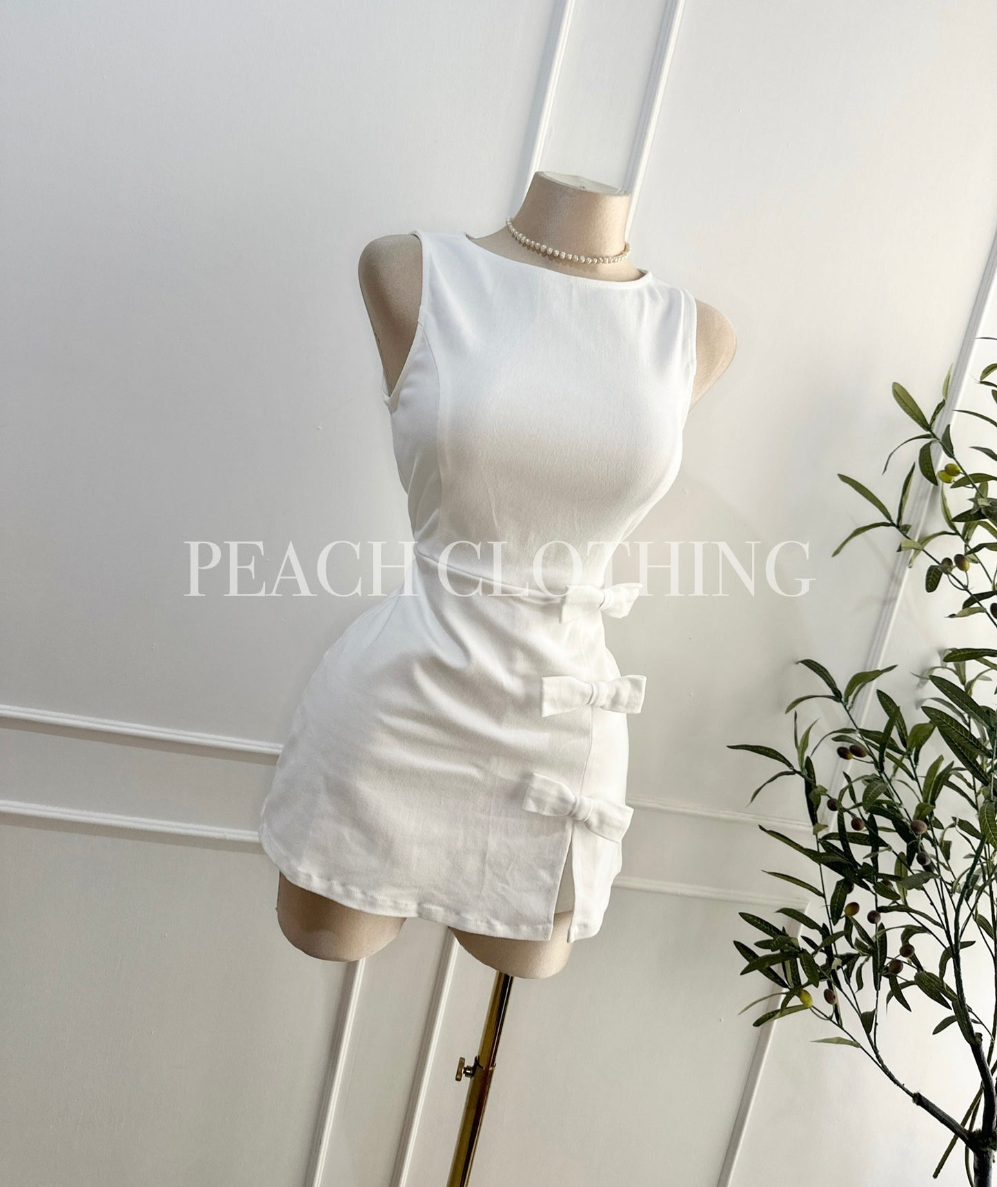Mono “Ribbon White”